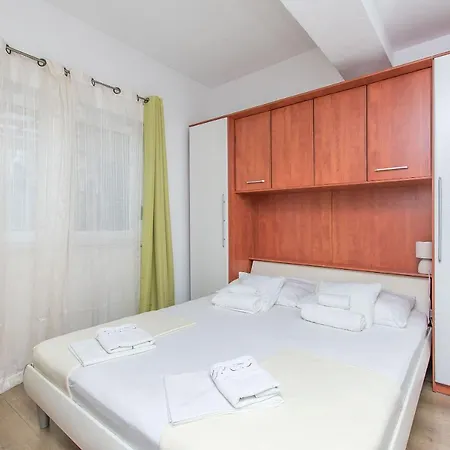 Apartment Clarus Mare *